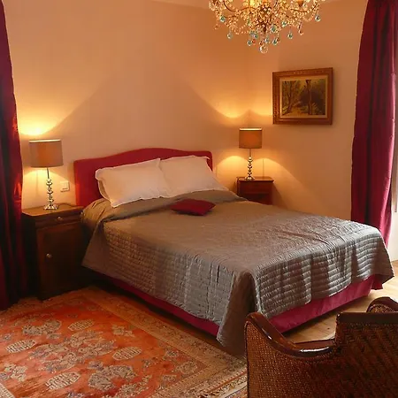 La Maison Du Parc Bed & Breakfast